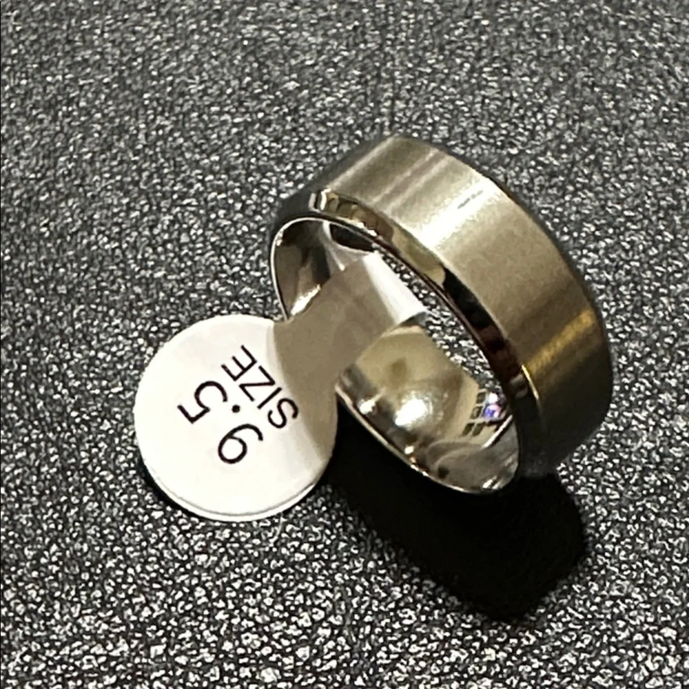 Silver-Tone Polished Beveled Edge Brushed Finish Band Ring Unisex NEW
